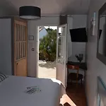 Hotel L'ile Sous Le Vent
